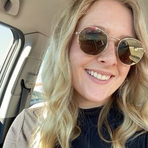 Meet your Posher, Lily